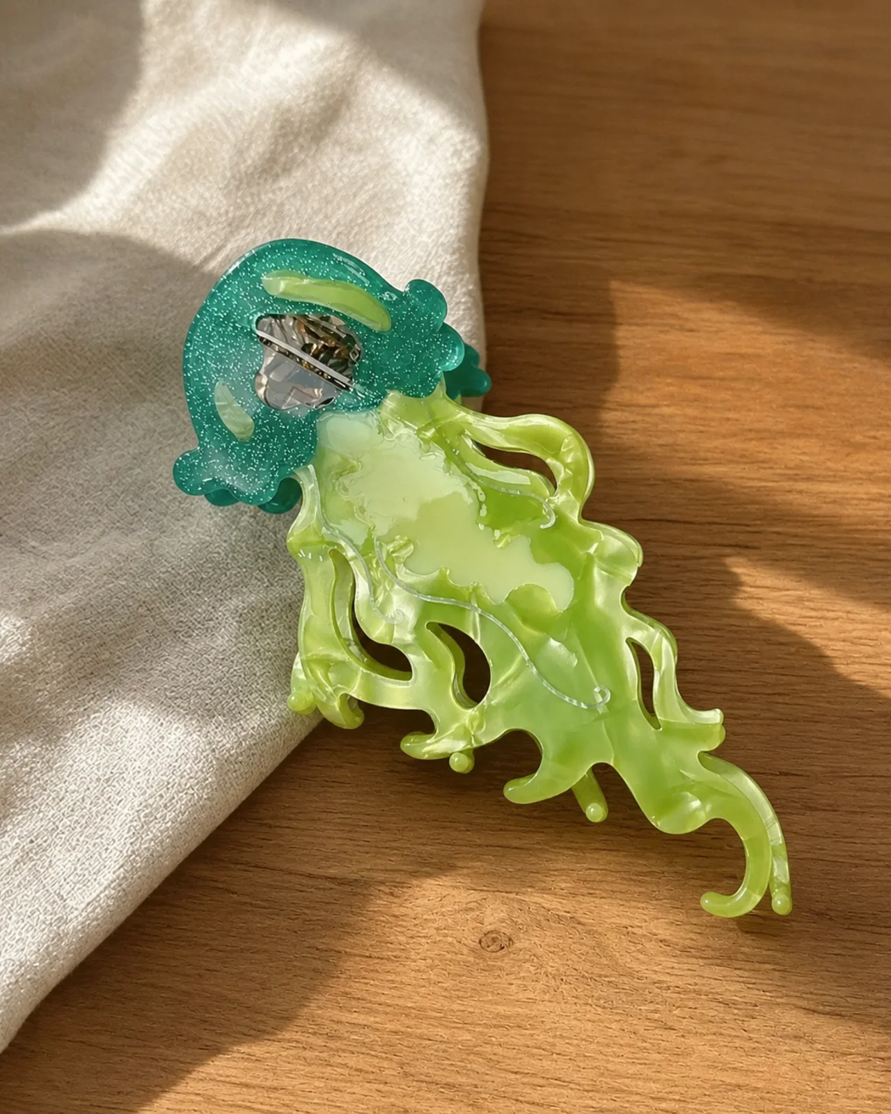 Tidepool Hair Claw