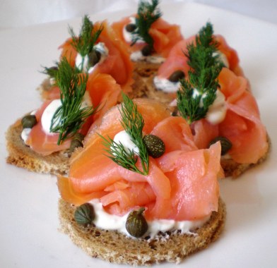 smoked salmon toast breakfast healthy fitness
