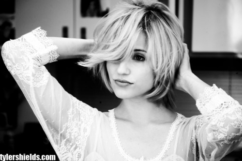 Dianna Agron hair cut short pretty Glee Finn 